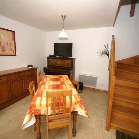 Holiday Home With Garden In Brainville Exteriör bild